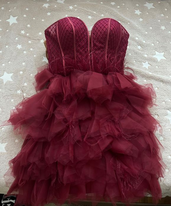 Продавам красива бална рокля