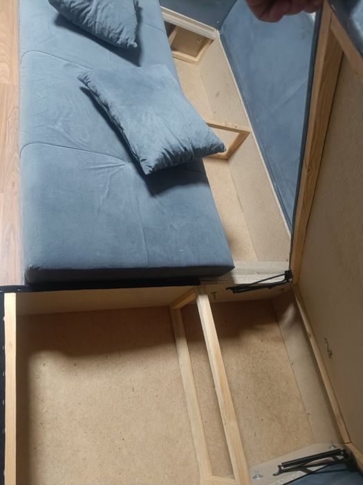 Диван            .