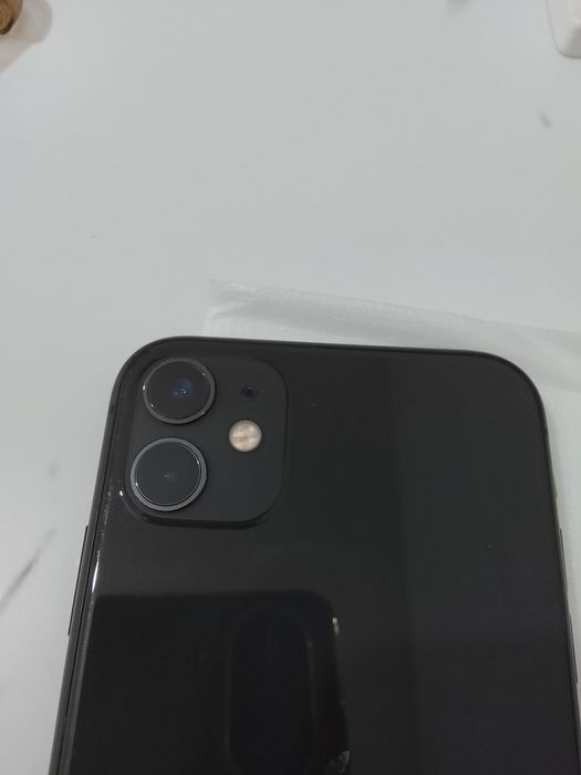 Продам iPhone 11, 64 GB