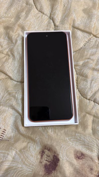 Продам телефон с часами в комплекте