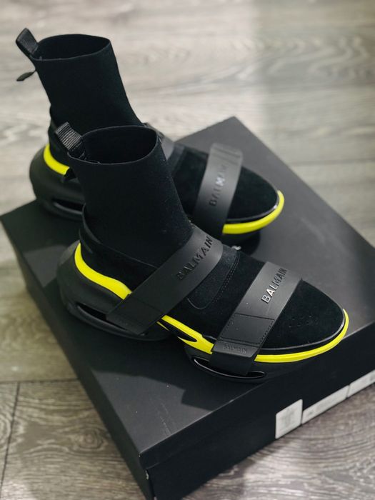 Balmain  B Bold black