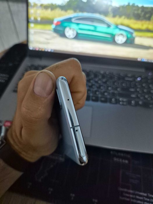 Продам Samsung S20