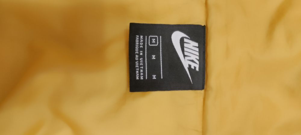 Дамско яке Nike размер М