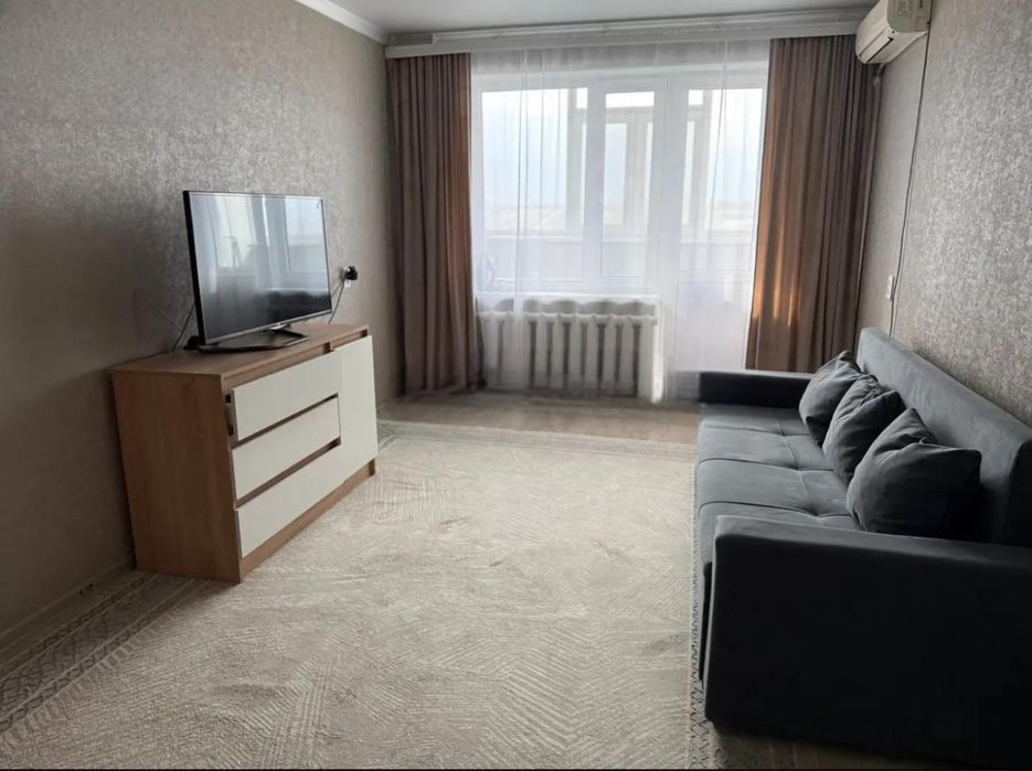 Продаётся 1 к кв на 11 мкр