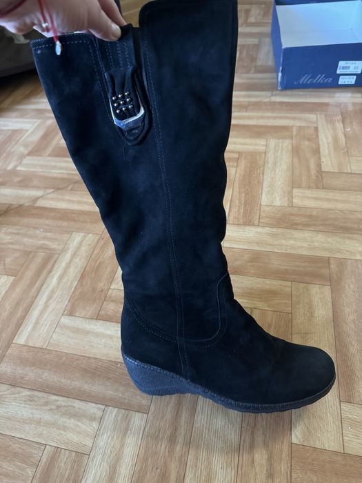 Продаю сапоги женские