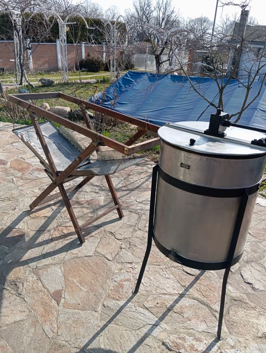 Продавам хромникелова центрофуга за мед