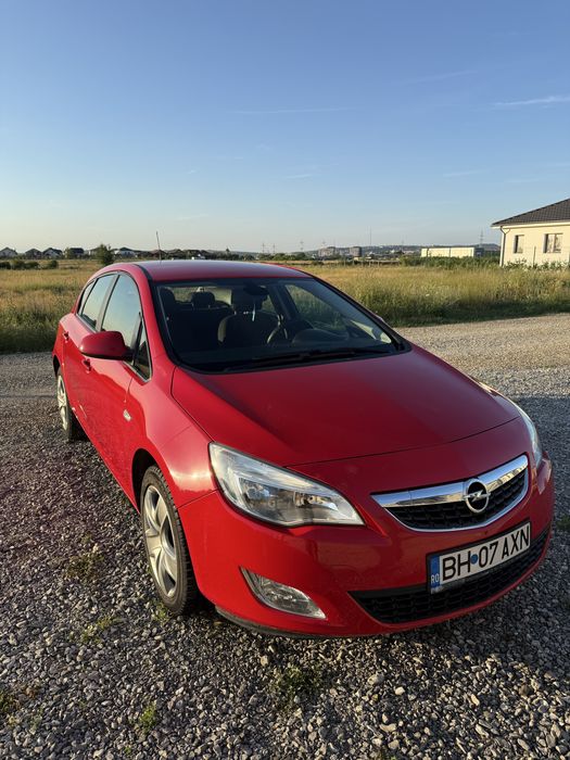 OPEL Astra 2011