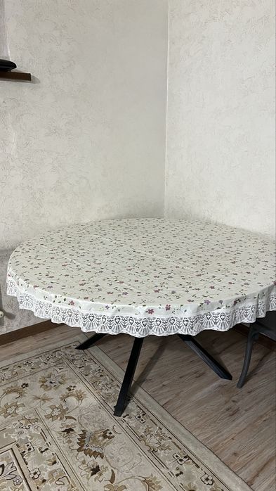 Кухонный обеденный стол