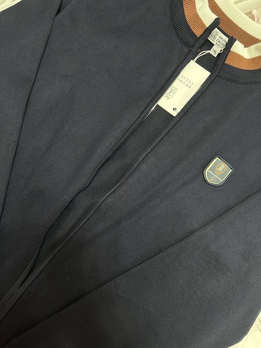 Синий свитер новый продаю