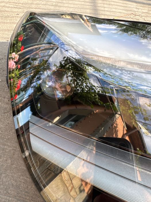 Фар за Тесла 3y десен