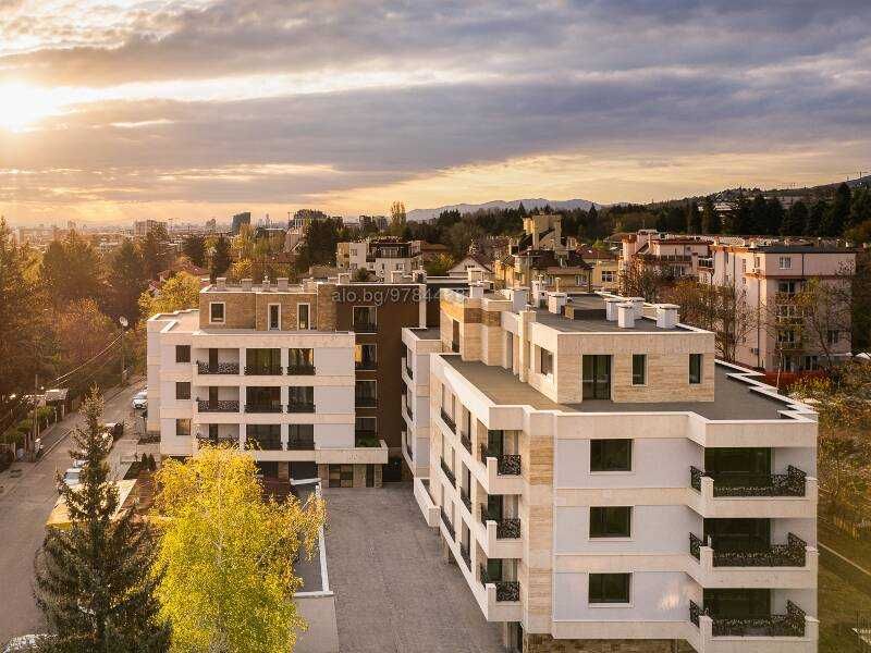 Давам под наем паркомясто 15 кв.м. в подземен гараж в кв. Бояна, София