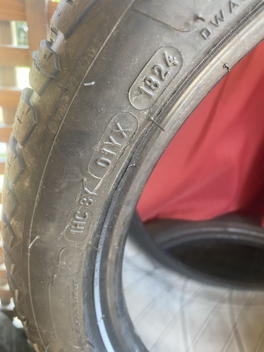 Vind set anvelope michelin dot 2023 si 2024 dim 225 40 18 fata si spate 245 35 18 all season in jur de 7 mm