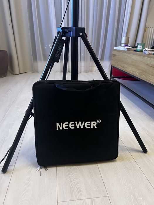 Lampa LED Neewer NL-200A + Stativ Manfrotto 1004BAC