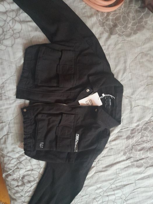 Късо, ново Яке на Bershka