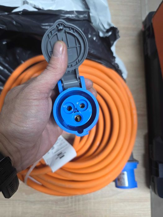 Cablu prelungitor camping CEE-CEE/SCHUKO - 25 metri BRENNESTUHL