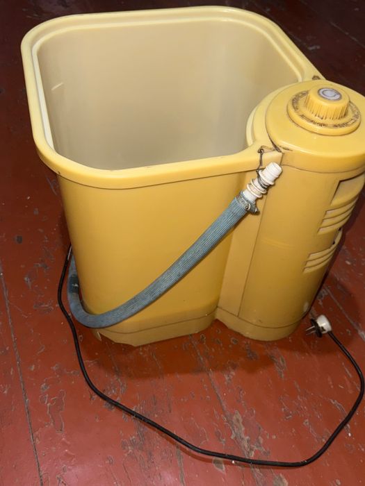 Детская стиральная машина (можно использовать в роли маслобойки)