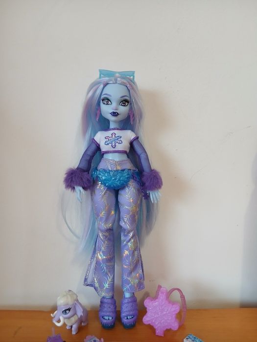 Кукла Monster high Abbey Bominable