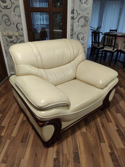 Vand canapea si doua fotolii din piele naturala
