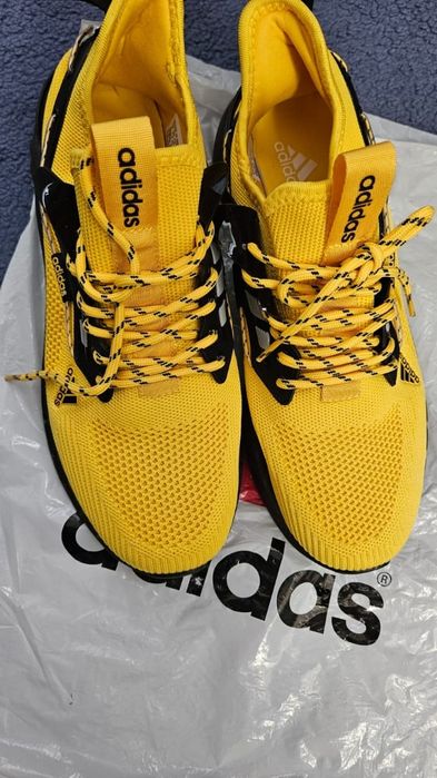 Продам кроссовки Adidas