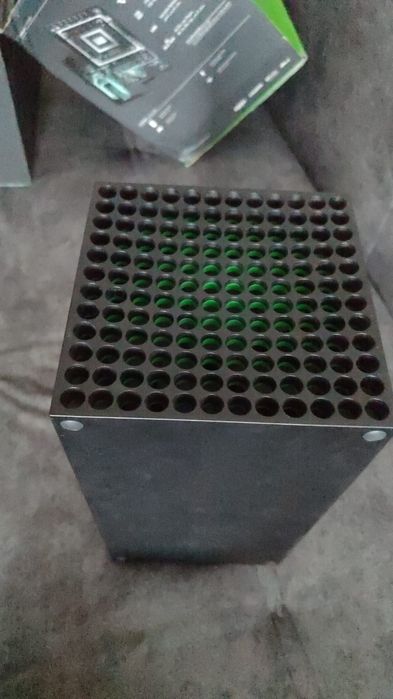 Продам хбокс сериес х на 1тб