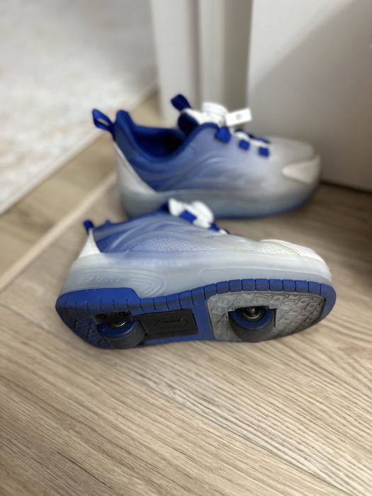 Ролик кроссовка за 25000 тенге