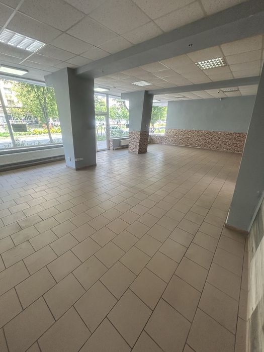 Vand spatiu comercial