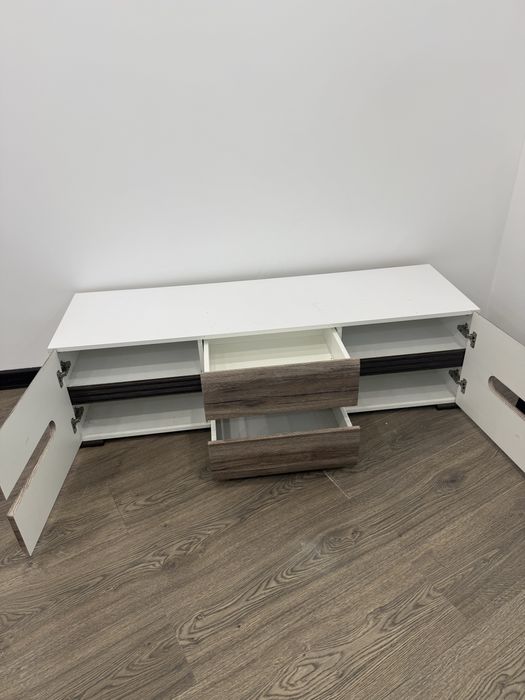 Продам тумбу под ТВ с полками, Беларусь