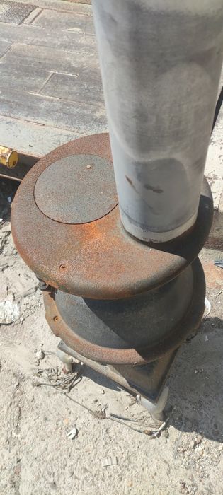 Чугунена печка на твърдо гориво