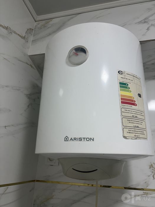Продам водонагреватель Ariston