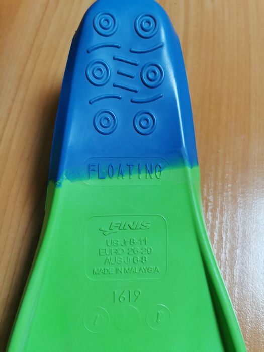 Продаются детские ласты