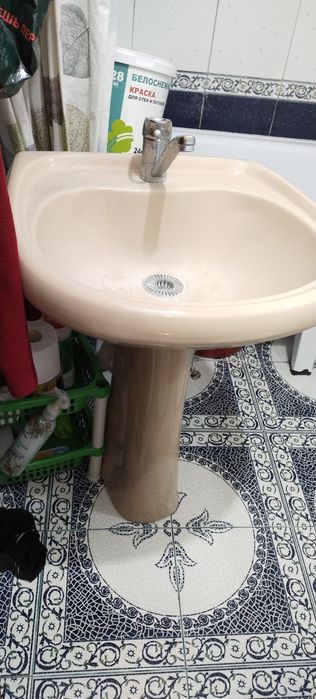 Раковина бежевый цвет