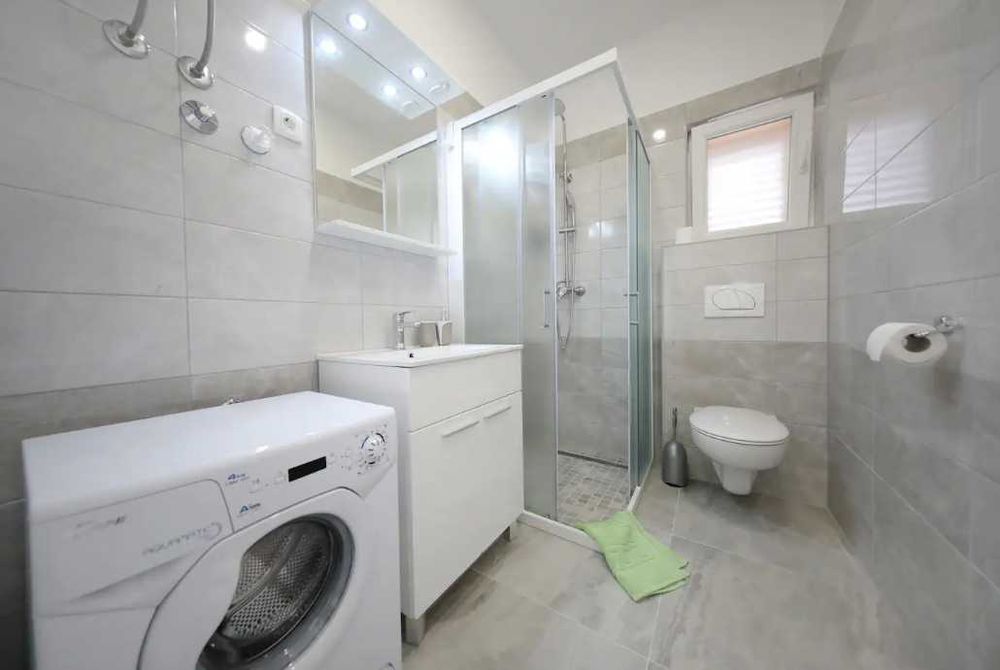 Дава се под наем Двустаен апартамент в Пловдив, Остромила - 56 кв.м за 234.6 € - Снимка #3