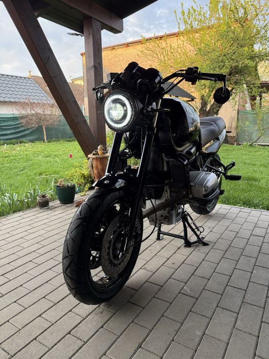 Bmw R1100r.