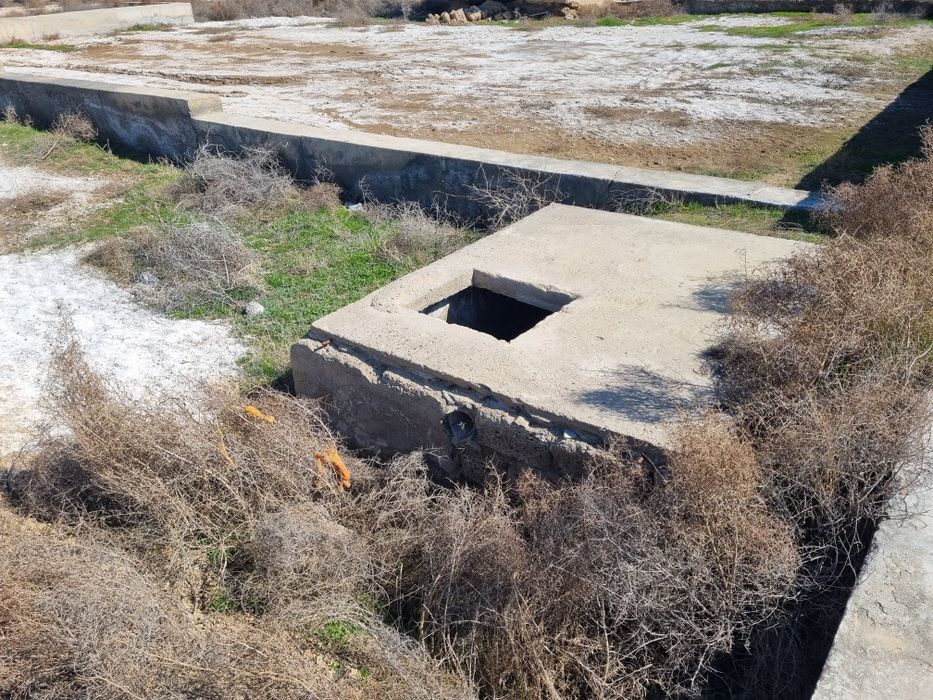 Yer sotiladi. 2 xona qurilgan.