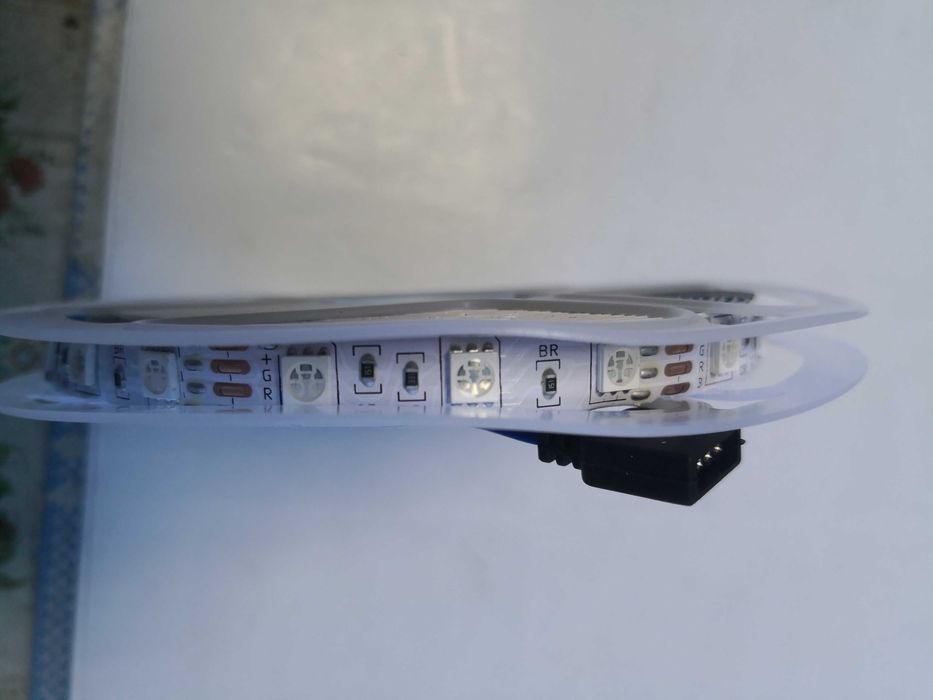 Banda led rgb multicolor 5 m la 12 V