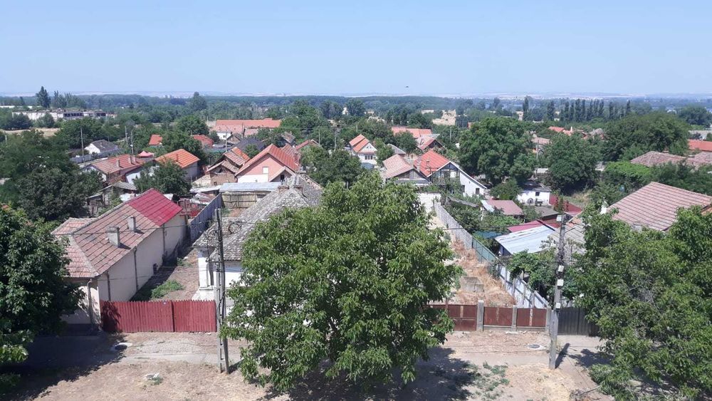 Vând apartament 2 camere, decomandat, 53 mp, str. Jiului, Calafat, etaj 4/4, acoperișul de deasupra refăcut