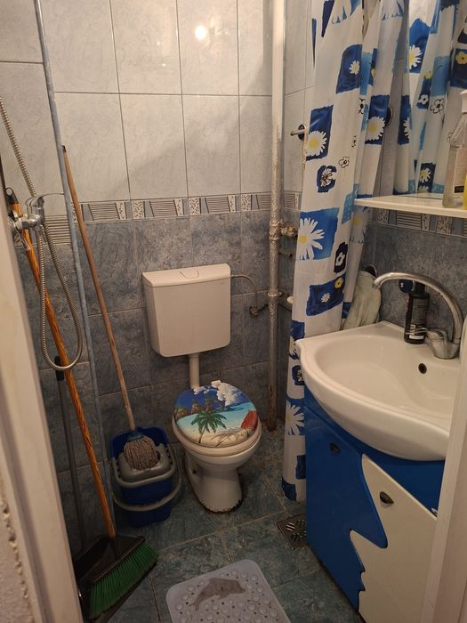Închiriez gars. conf.2 str. N. Titulescu, Mobilată