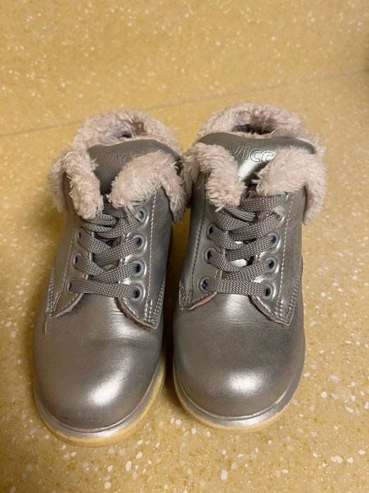 Зимние ботинки для девочки