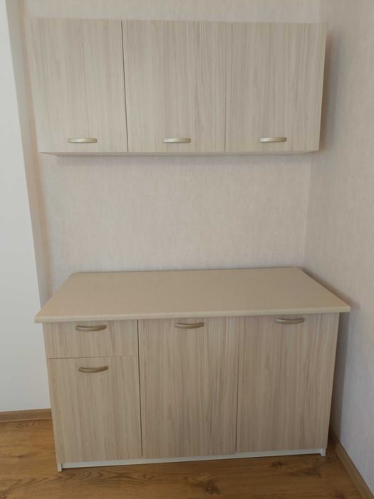 Продавам малка кухня