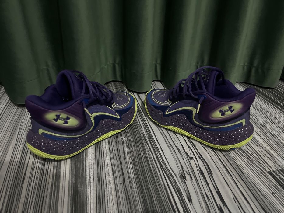 Under Armour Spawn 6 Mid basketball shoes mov