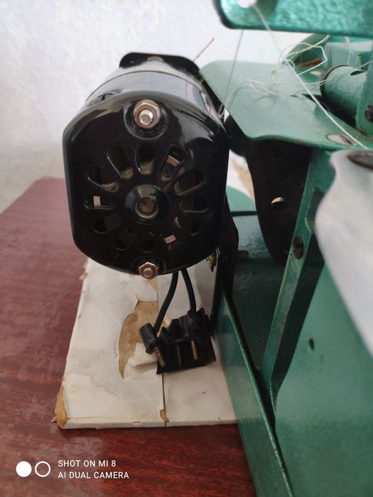 Продам оверлок, б/у