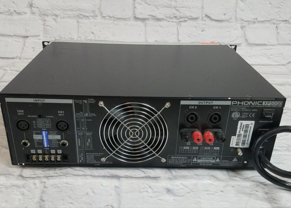 Amplificator phonic xp 5000fara case cu roti