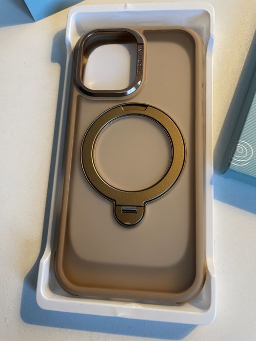 husă Spigen originală cu MagSafe