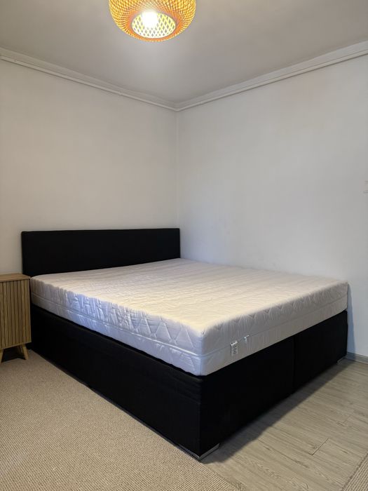 Pat matrimonial 180x200 cu saltea premium inclusa