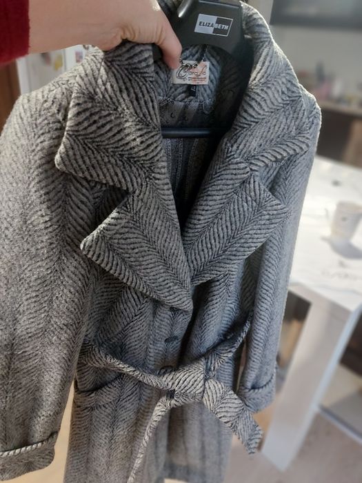 Вълнено луксозно палто до коляното на български дизайнер размер М