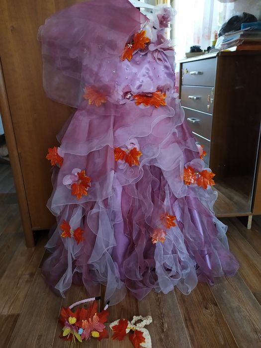 Шикарное праздничное платье для девочки от 3,5-до 7лет.