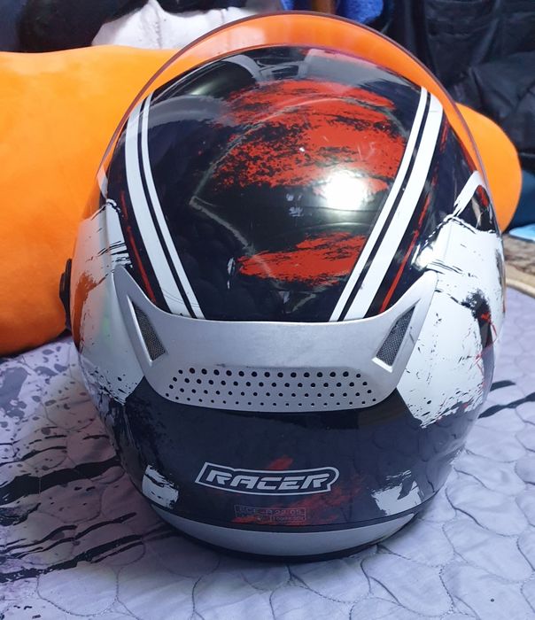 Продаётся Мотошлем "Racer"