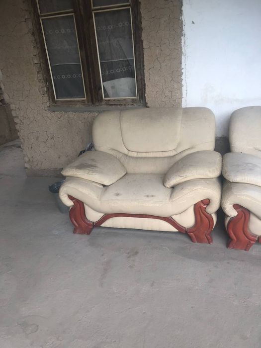 Kreslo kamplekt 3 ta srochno sotiladi