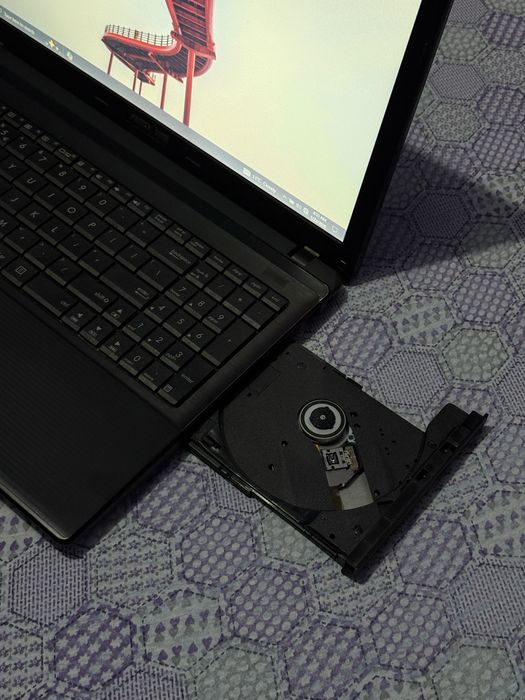 Laptop ASUS Office + mouse + geanta de transport