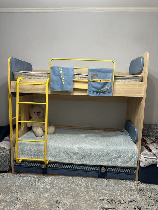 Двухъярусная кровать